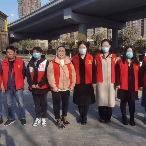 龙钢禹华园社区开展“学雷锋”志愿活动——学习雷锋见行动，清洁环境我先行