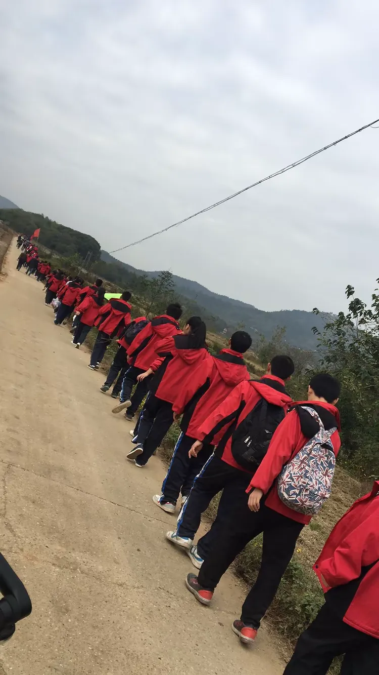 奋进中的广兴洲中学