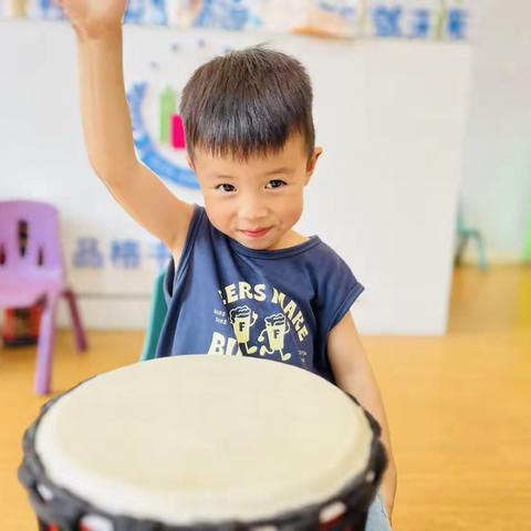 品格书香幼儿园六月第二周专注小鹿班生活记录