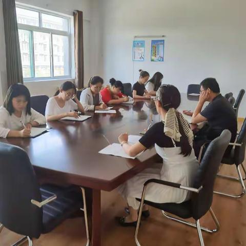 小学部备课组长培训交流会