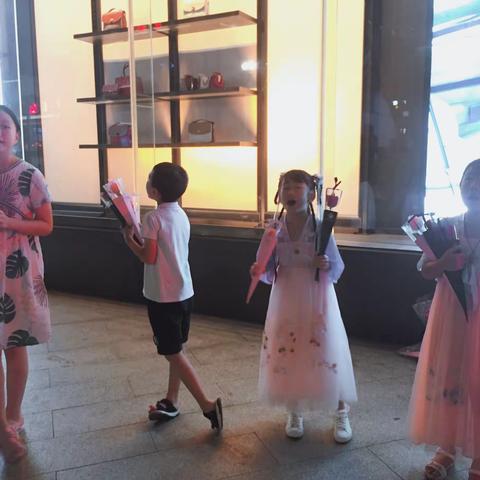 小伙伴体验不一样的七夕