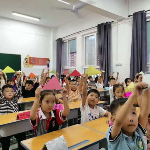 汝阳县第五实验小学     手工折纸社团活动记实----巧手折精彩