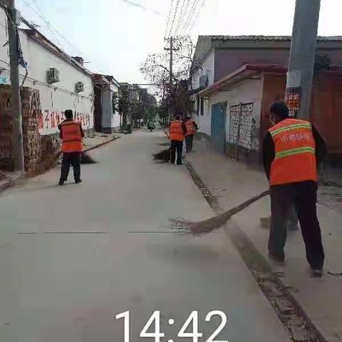 风雨同舟      共克时艰