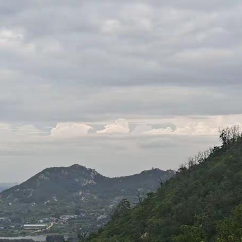 游九仙山，10年前，登过九仙山，印象最深有一段叫十八盘的陡峭山崖不是虚名。7月26日天阴，下午2时，再登山。