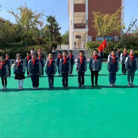 “喜迎二十大，争做好队员”——溧水经济开发区沙河小学一年级建队暨二年级入队仪式