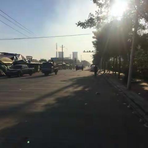 坚持常态化整治早市--沙河市城管监察大队整治早市不松懈