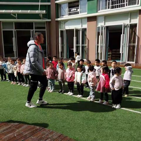 柯贝米艺术幼儿园小三班第十一周剪影