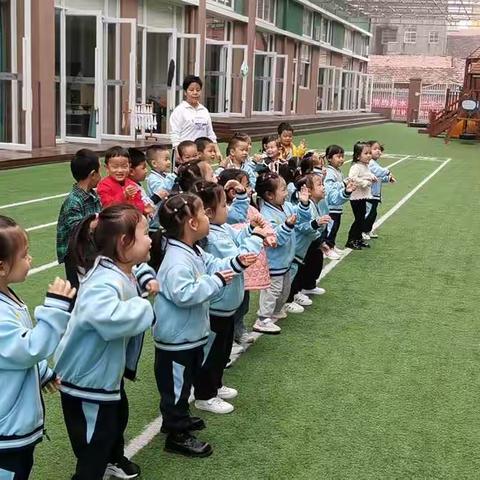 柯贝米艺术幼儿园小三班第十周影集