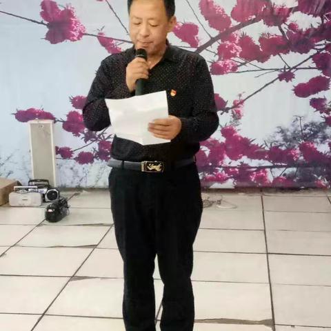 读书成就未来——萍乡三中举行“三芦校友会”捐书仪式