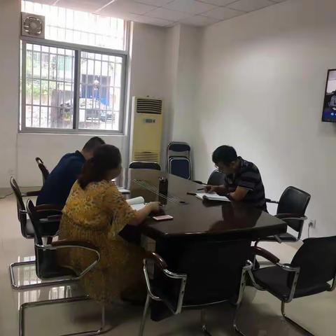 区信访局召开意识形态专题研究会