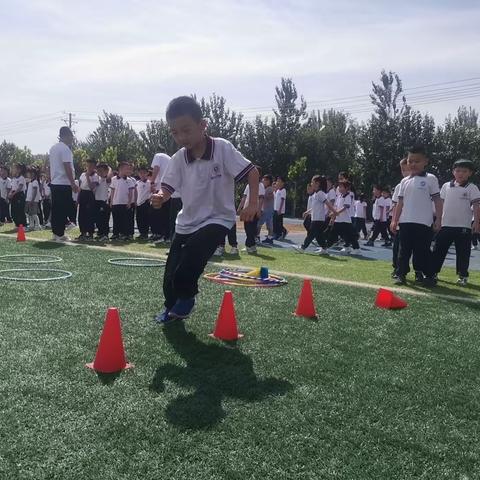 “循道立德，赋能生命”滨城区授田英才学园二年级体能大课间全面升级。