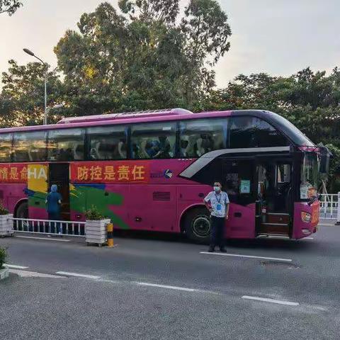 “岂曰无衣？与子同袍！”记天津大港医疗队支援琼西中学检测点