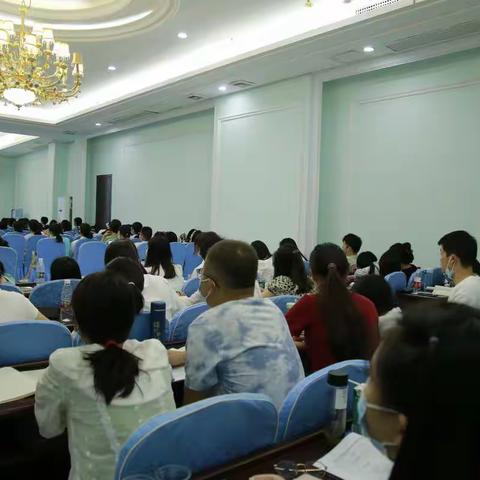 凝“新”聚力，筑梦前行! ——2022年宁乡市新教师入职培训(初中组)正在进行中