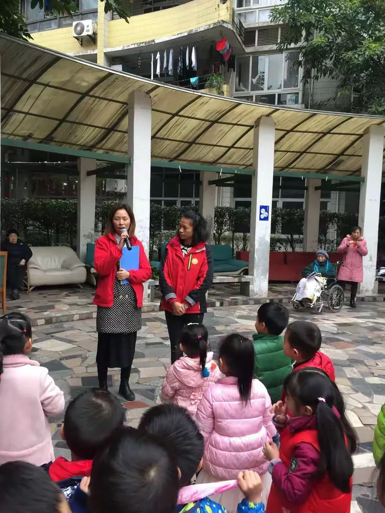 重庆南岸南滨华艺幼儿园今冬明春消防防控演练