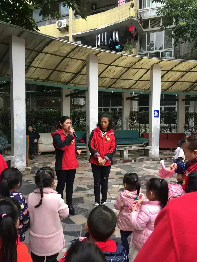 重庆南岸南滨华艺幼儿园今冬明春消防防控演练