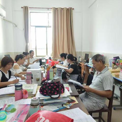 加来中心学校数学组第十二周集体备课讨论磨课