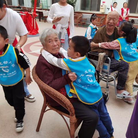 小飞龙幼儿园九九重阳节——童心敬老   爱暖重阳