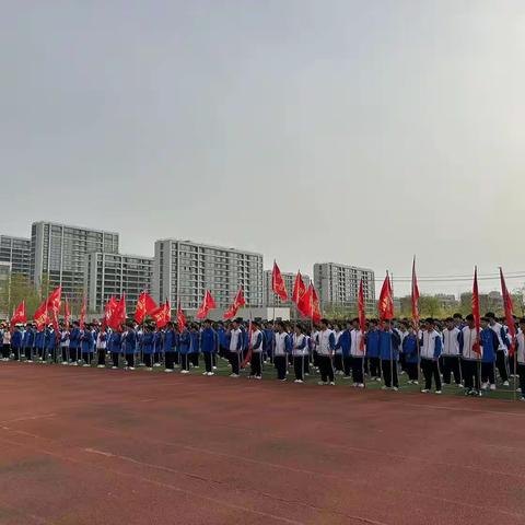 云天职教“缅怀先烈，传承精神”升旗仪式顺利召开