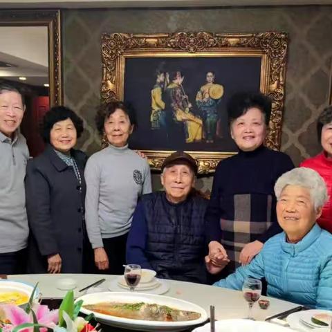 教授上寿  桃李庆贺