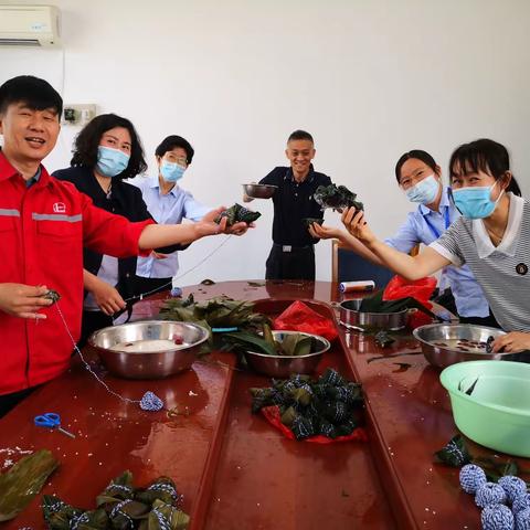 科院老年服务部颐园老年站：浓浓粽艾香 情暖老同志