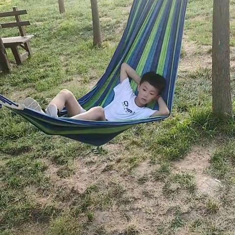 泾阳县城区第四小学  一年级三班   张亦凡