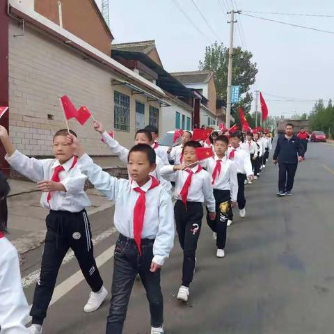 缅怀先烈功绩，弘扬先烈精神 ——牛庄中心小学师生 参加烈士纪念日活动侧记