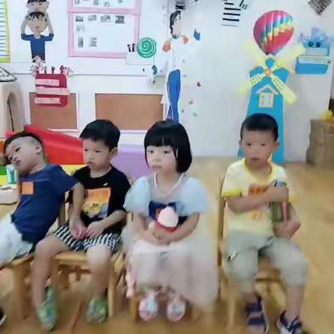 爱上幼儿园，快乐每一天