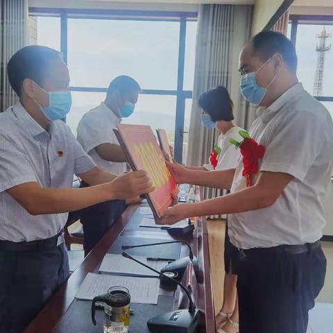 陵头镇召开庆祝第三十六个教师节暨表彰大会