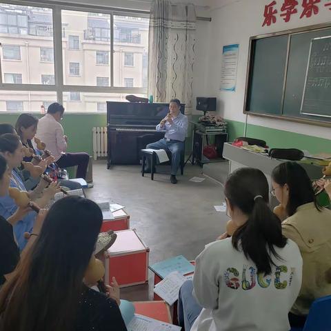 玉龙湾小学音乐教研团队教研活动