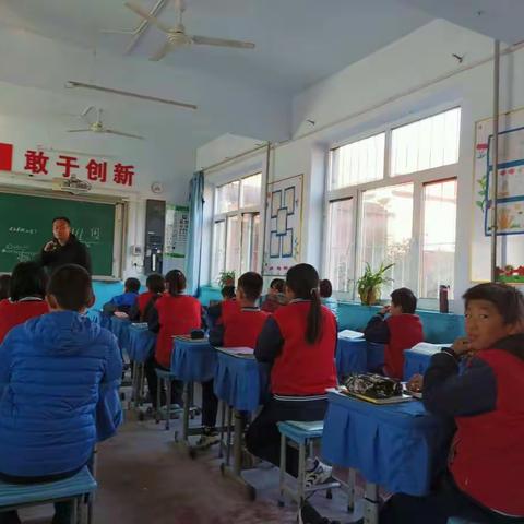畅游数学之海，享受快乐时光——太子井完小数学组教研活动