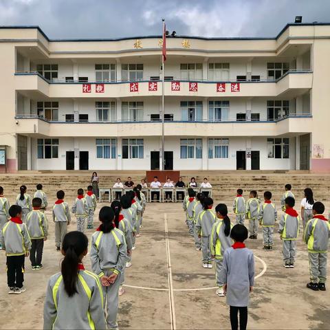 “历经一番风雨，敢教自我换新颜”——高仓龙树小学养成训练周汇报演出