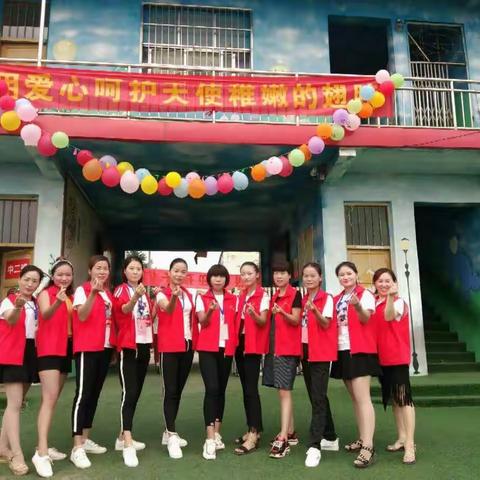 祝东城双语幼儿园老师教师节快乐！