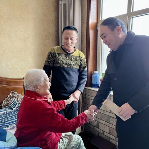 英雄中路街道县前巷社区：新春慰问暖意浓
