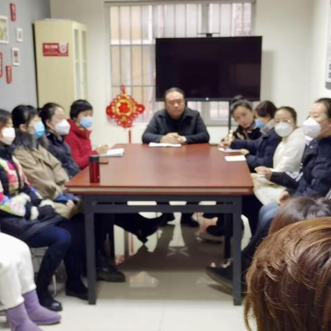 英中街道县前巷社区进一步强化组织建设，凝聚队伍力量