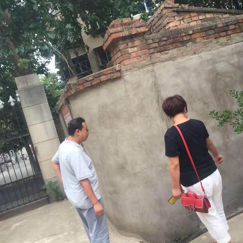 骊山街道华清社区开展扬尘污染排查工作