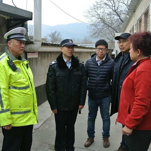 香山街道继续开展“两会”期间安全生产检查