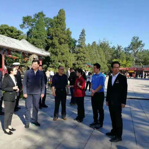 海淀区副区长张若冰莅临香山街道指导国庆节期间安全保障工作