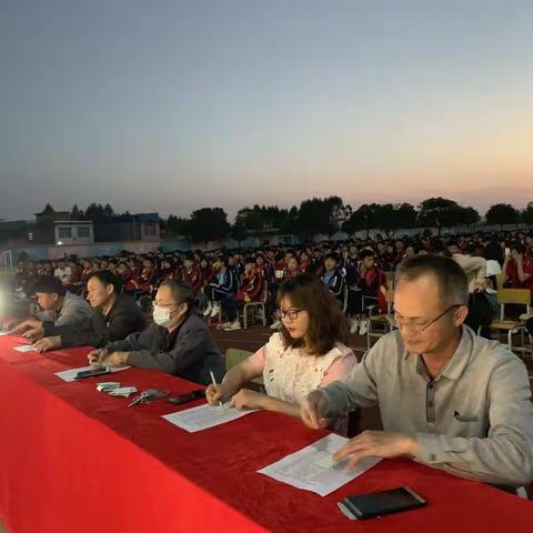 一颗红心永向党——我校开展庆祝建党100周年“学党史 颂党恩 跟党走”暨“党旗引领我成长•童心向党”演讲比赛