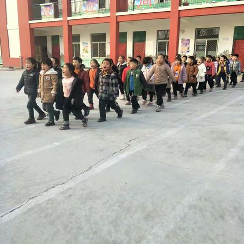 走出整齐队列，展示靓丽自我——张村完小队列比赛