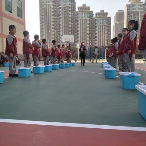 我是收纳小能手——二年级劳动技能整理工具箱大赛