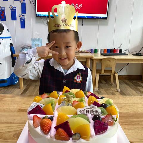 “很开心和你们相遇🎂”——李喆扬