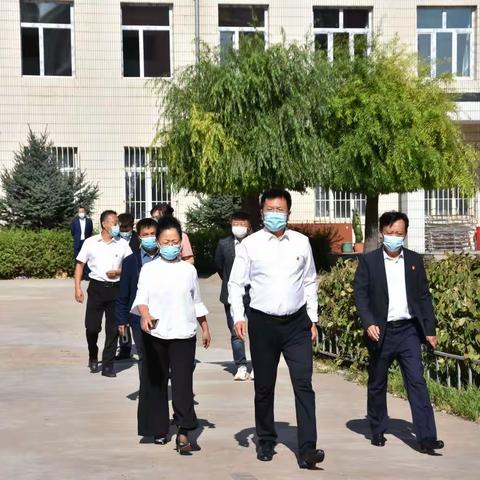 情牵职教 心系教师 领导关怀促发展——任玉江区长、曹石副区长、夏忠和局长深入职教中心学校开展教师节走访