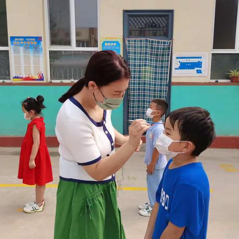 “童梦启航 乘风破浪”北固底小学举办新生入学仪式