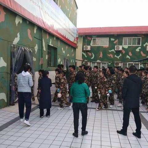 锤炼意志，强我体魄，一腔热血铸军魂。