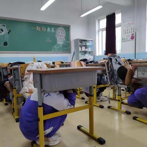 防震减灾 警钟长鸣——曙光镇中心小学5.12防震减灾活动报道