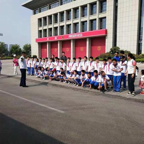 走进消防队，安全记心中——济宁学院附属小学三五中队走进北湖消防大队