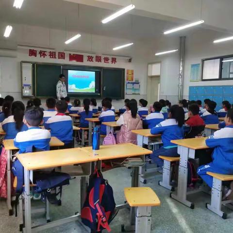 节约高尚，浪费可耻——梁山县第八实验小学三年级主题班会纪实