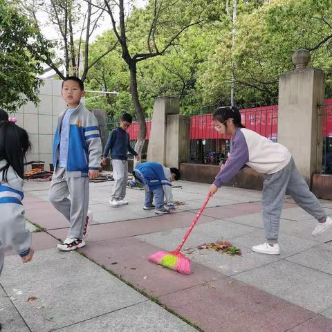 劳动课一一大扫除花絮