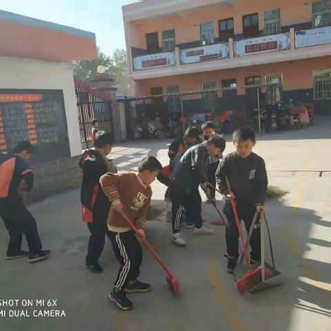 佘家镇西岸下中心小学2018.10.26劳动实践