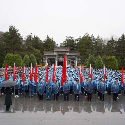 祭奠英烈重温党史，践行使命增强信念——华池一中组织师生赴南梁开展祭英烈活动